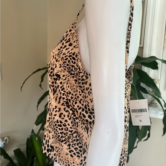 Forever 21 Tan and Cream Sleeveless Camisole - Picture 4 of 8